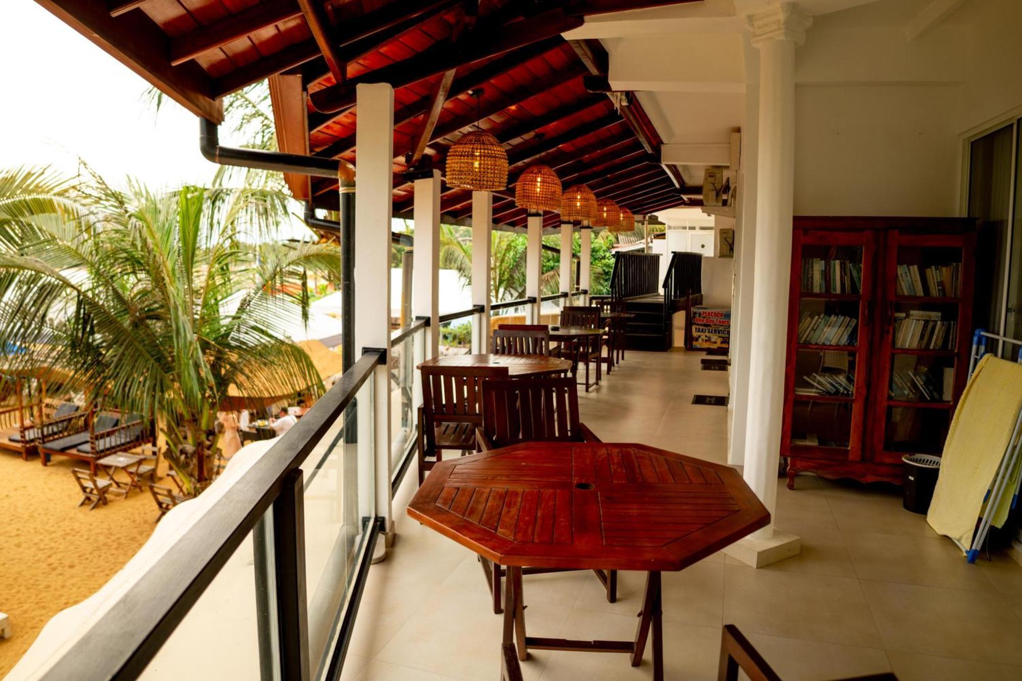Peacock Beach Hotel Unawatuna Exterior foto